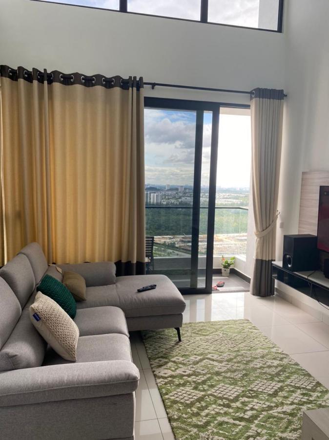 Eco Nest 3 Bedroom Duplex Apartment Nusajaya  Bagian luar foto