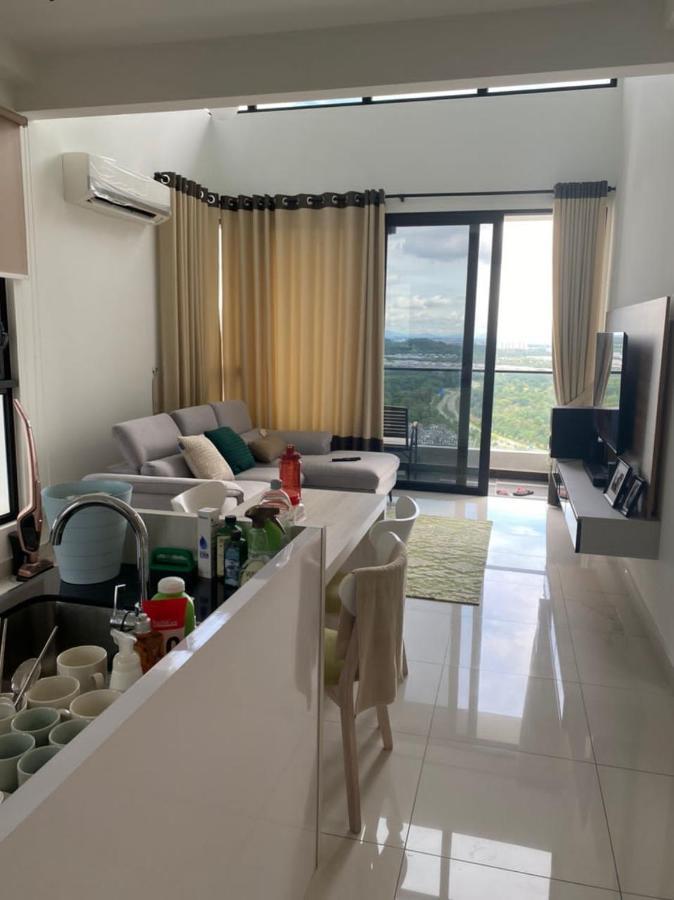Eco Nest 3 Bedroom Duplex Apartment Nusajaya  Bagian luar foto