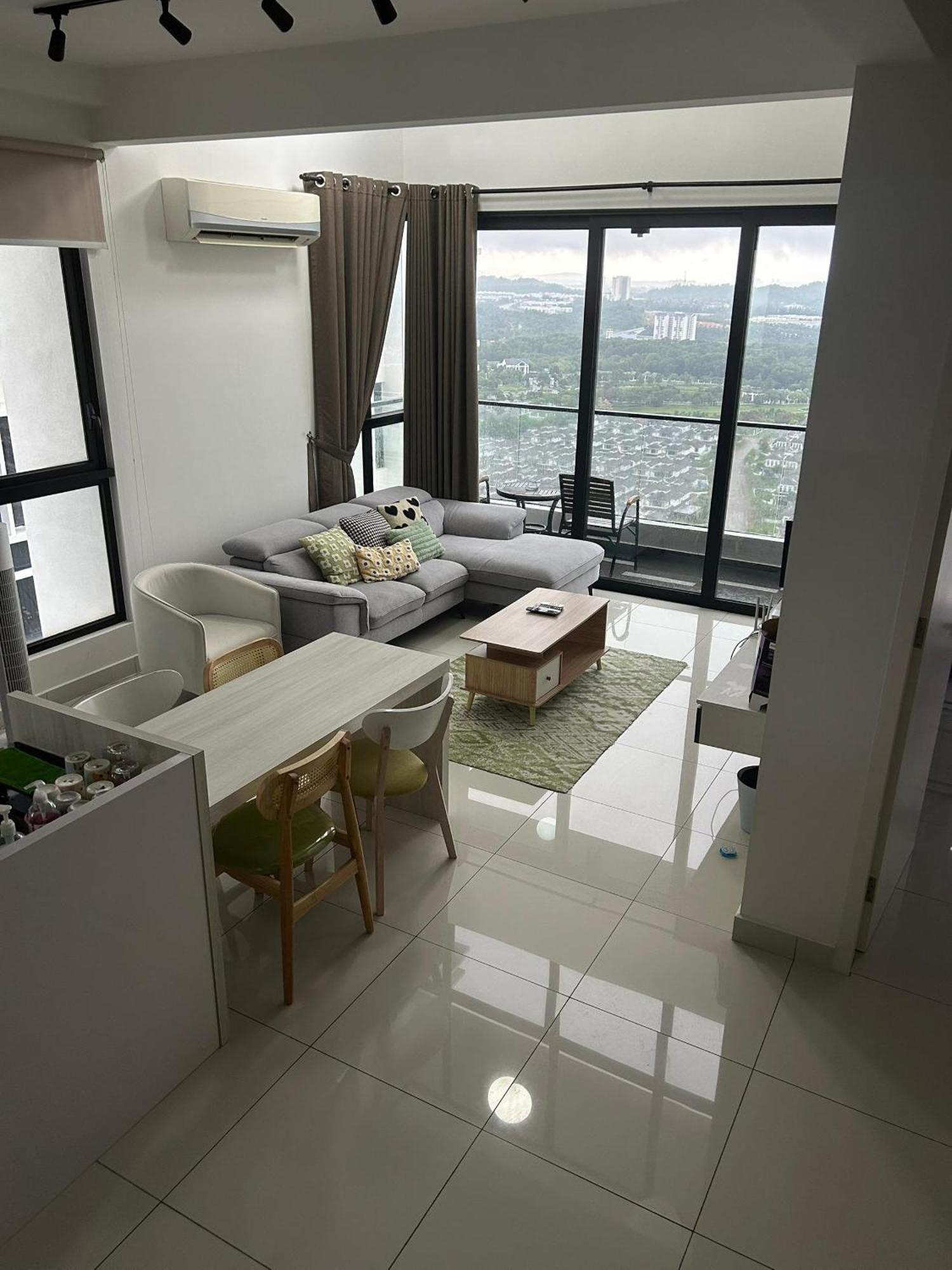 Eco Nest 3 Bedroom Duplex Apartment Nusajaya  Bagian luar foto